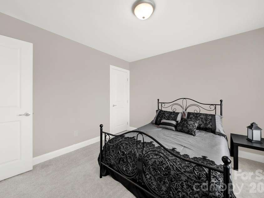 16416 Leavitt Lane, Davidson, NC 28036.  MLS# CAR4379228, YatesRealty ID 27376. 