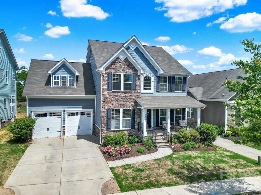 16416 Leavitt Lane, Davidson, NC 28036.  MLS# CAR4379228, YatesRealty ID 27376. 