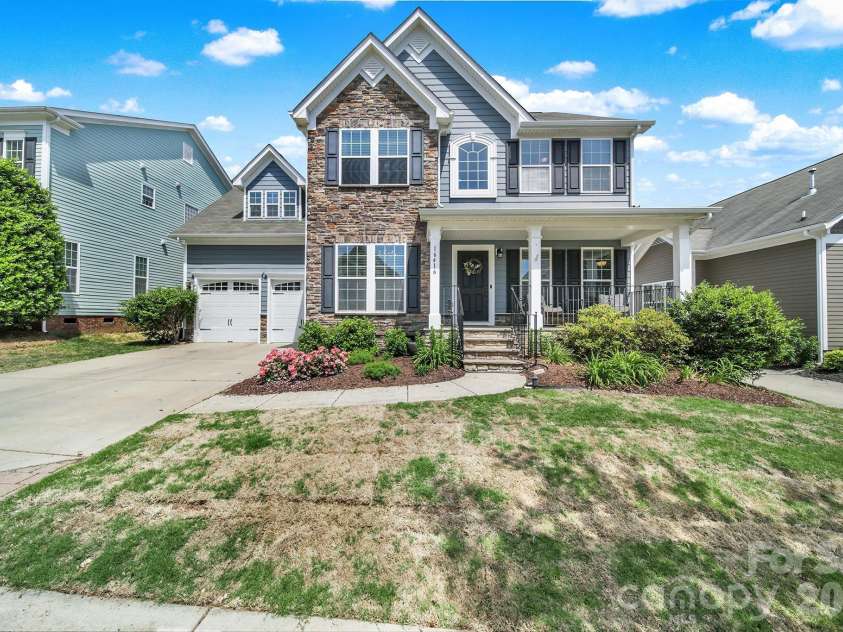 16416 Leavitt Lane, Davidson, NC 28036.  MLS# CAR4379228, YatesRealty ID 27376. 