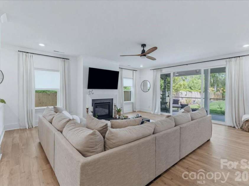 2904 Clemson Avenue, Charlotte, NC 28205.  MLS# CAR4367687, YatesRealty ID 27377. 