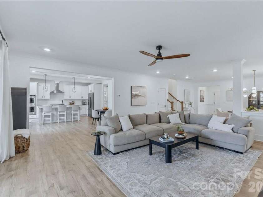 2904 Clemson Avenue, Charlotte, NC 28205.  MLS# CAR4367687, YatesRealty ID 27377. 