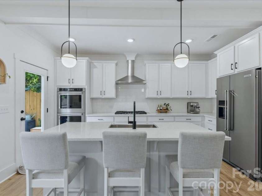 2904 Clemson Avenue, Charlotte, NC 28205.  MLS# CAR4367687, YatesRealty ID 27377. 
