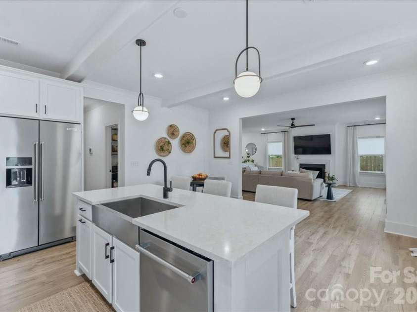 2904 Clemson Avenue, Charlotte, NC 28205.  MLS# CAR4367687, YatesRealty ID 27377. 