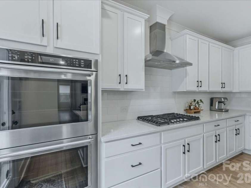 2904 Clemson Avenue, Charlotte, NC 28205.  MLS# CAR4367687, YatesRealty ID 27377. 