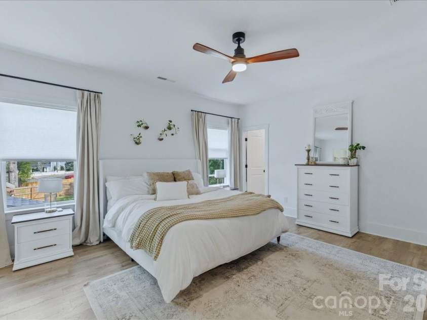 2904 Clemson Avenue, Charlotte, NC 28205.  MLS# CAR4367687, YatesRealty ID 27377. 