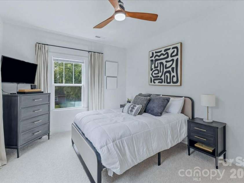 2904 Clemson Avenue, Charlotte, NC 28205.  MLS# CAR4367687, YatesRealty ID 27377. 