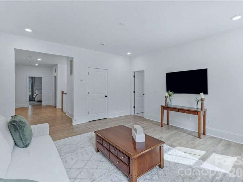 2904 Clemson Avenue, Charlotte, NC 28205.  MLS# CAR4367687, YatesRealty ID 27377. 