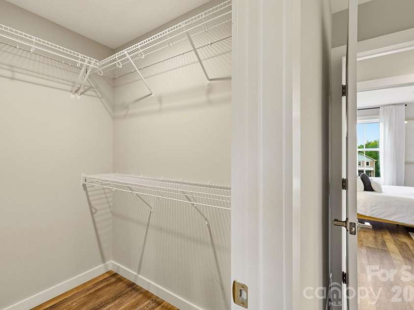 27 Ben Lippen Road, Asheville, NC 28806.  MLS# CAR4384756, YatesRealty ID 27378. 