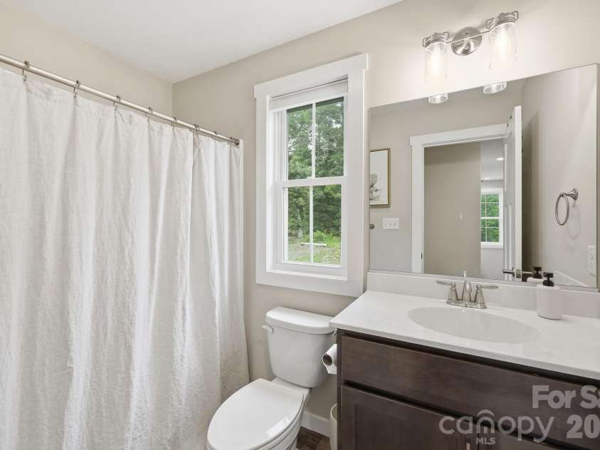 27 Ben Lippen Road, Asheville, NC 28806.  MLS# CAR4384756, YatesRealty ID 27378. 