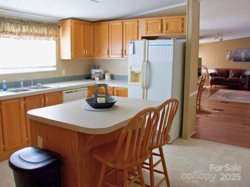 2510 LEONHARDT Road, Cherryville, NC 28021.  MLS# CAR4279675, YatesRealty ID 27379. 