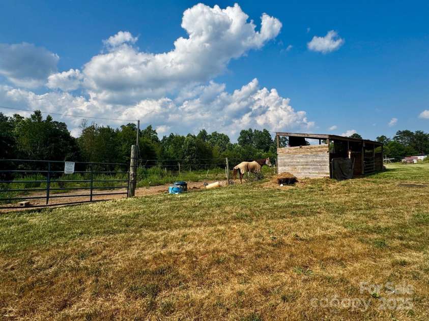 2510 LEONHARDT Road, Cherryville, NC 28021.  MLS# CAR4279675, YatesRealty ID 27379. 