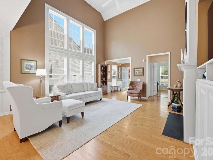 9510 Kestral Ridge Drive, Charlotte, NC 28269.  MLS# CAR4380315, YatesRealty ID 27379. 