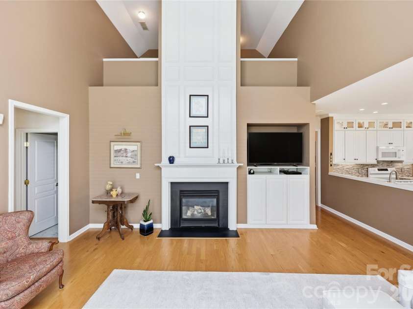 9510 Kestral Ridge Drive, Charlotte, NC 28269.  MLS# CAR4380315, YatesRealty ID 27379. 