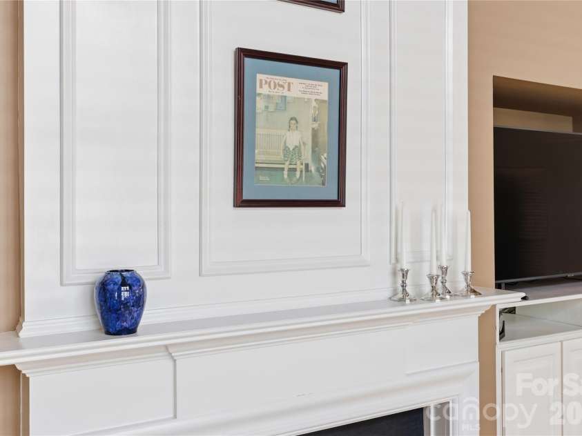 9510 Kestral Ridge Drive, Charlotte, NC 28269.  MLS# CAR4380315, YatesRealty ID 27379. Gorgeous custom carpentry