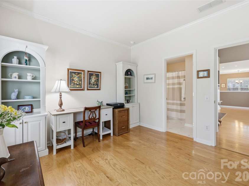 9510 Kestral Ridge Drive, Charlotte, NC 28269.  MLS# CAR4380315, YatesRealty ID 27379. Secondary bedroom-Main floor
