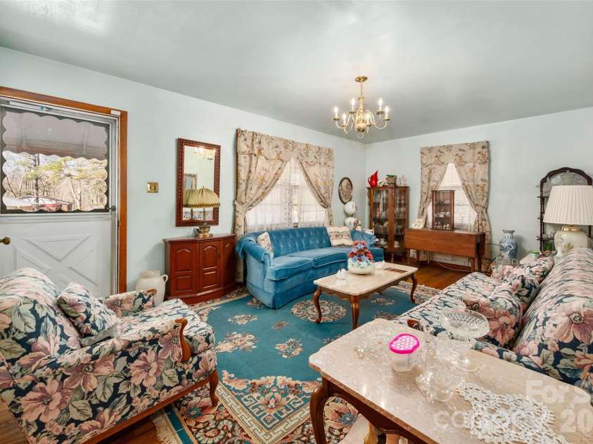 1631 Lincoln Drive, Shelby, NC 28152.  MLS# CAR4338674, YatesRealty ID 2738. 