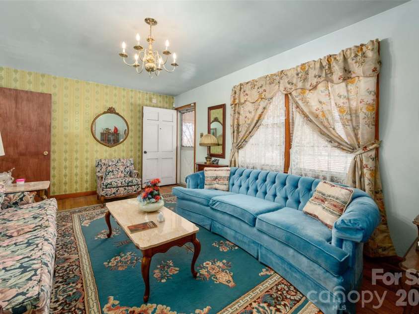 1631 Lincoln Drive, Shelby, NC 28152.  MLS# CAR4338674, YatesRealty ID 2738. 