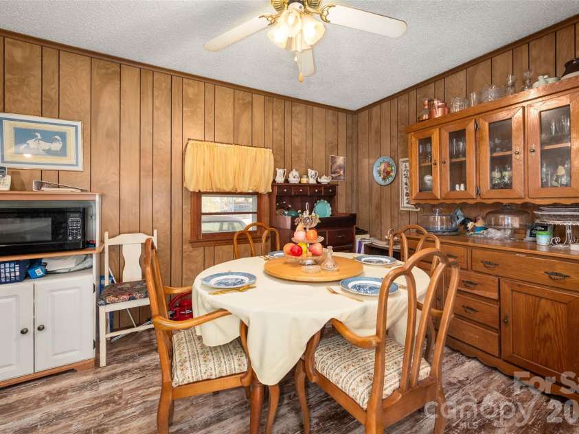 1631 Lincoln Drive, Shelby, NC 28152.  MLS# CAR4338674, YatesRealty ID 2738. 