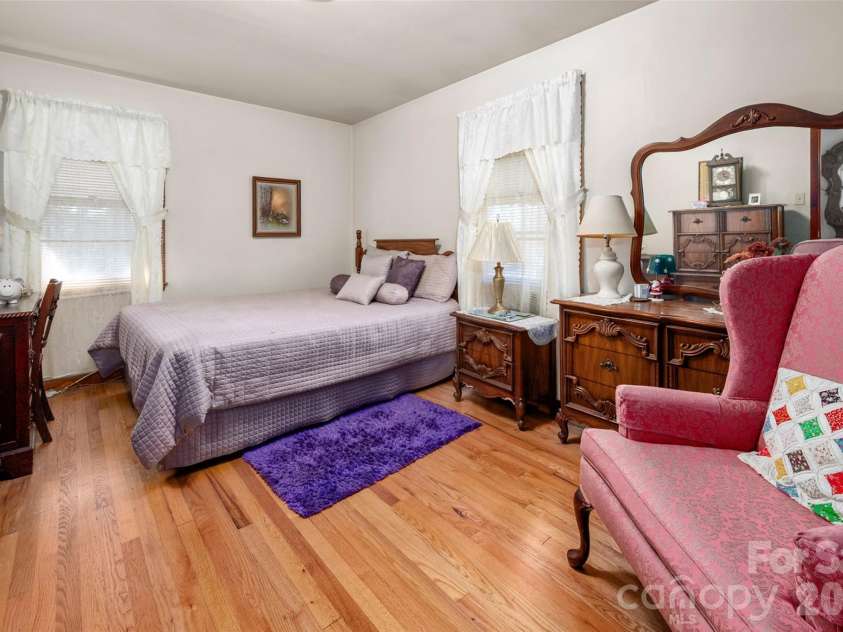 1631 Lincoln Drive, Shelby, NC 28152.  MLS# CAR4338674, YatesRealty ID 2738. 