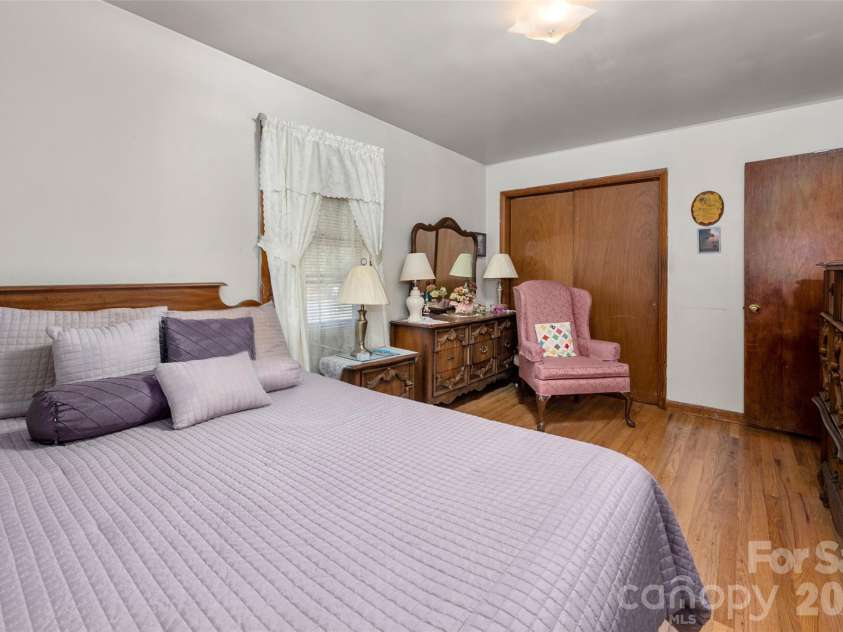 1631 Lincoln Drive, Shelby, NC 28152.  MLS# CAR4338674, YatesRealty ID 2738. 