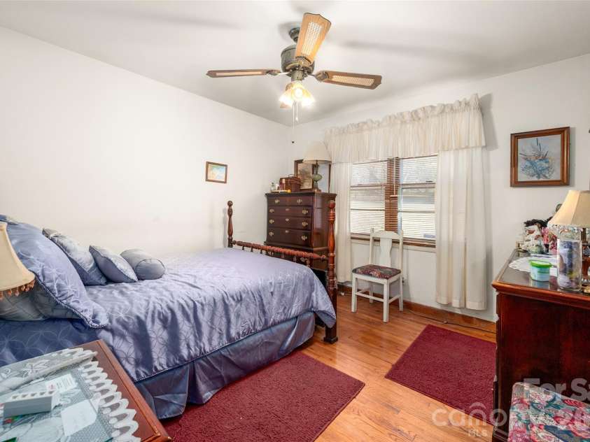 1631 Lincoln Drive, Shelby, NC 28152.  MLS# CAR4338674, YatesRealty ID 2738. 