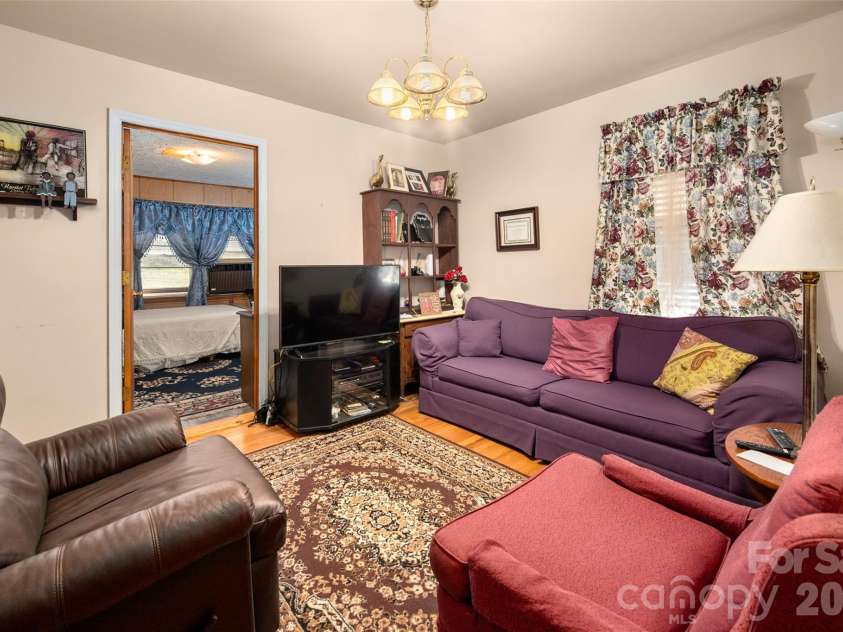 1631 Lincoln Drive, Shelby, NC 28152.  MLS# CAR4338674, YatesRealty ID 2738. 