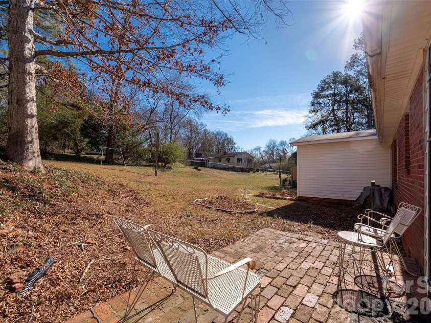 1631 Lincoln Drive, Shelby, NC 28152.  MLS# CAR4338674, YatesRealty ID 2738. 
