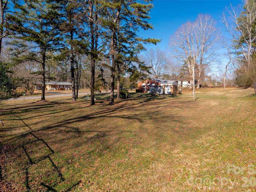 1631 Lincoln Drive, Shelby, NC 28152.  MLS# CAR4338674, YatesRealty ID 2738. 