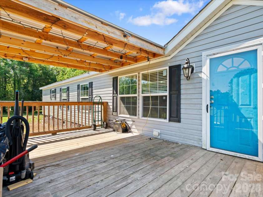 292 Longhorn Lane, Cheraw, SC 29520.  MLS# CAR4384944, YatesRealty ID 27381. 