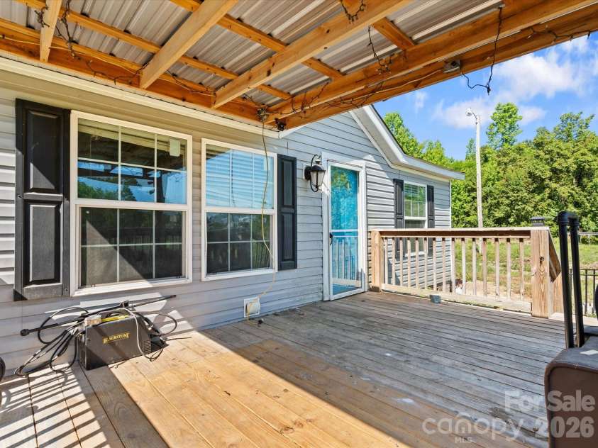 292 Longhorn Lane, Cheraw, SC 29520.  MLS# CAR4384944, YatesRealty ID 27381. 