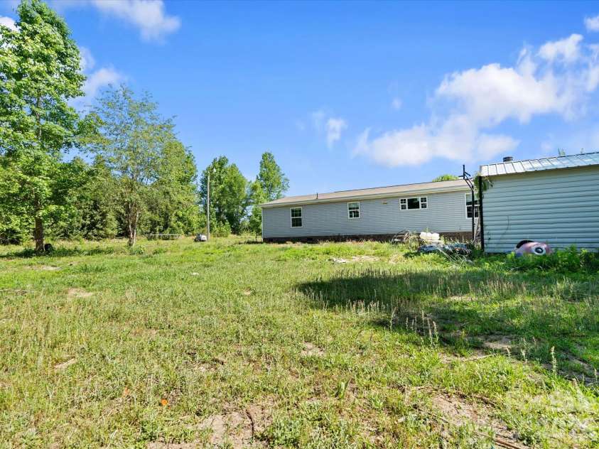 292 Longhorn Lane, Cheraw, SC 29520.  MLS# CAR4384944, YatesRealty ID 27381. 