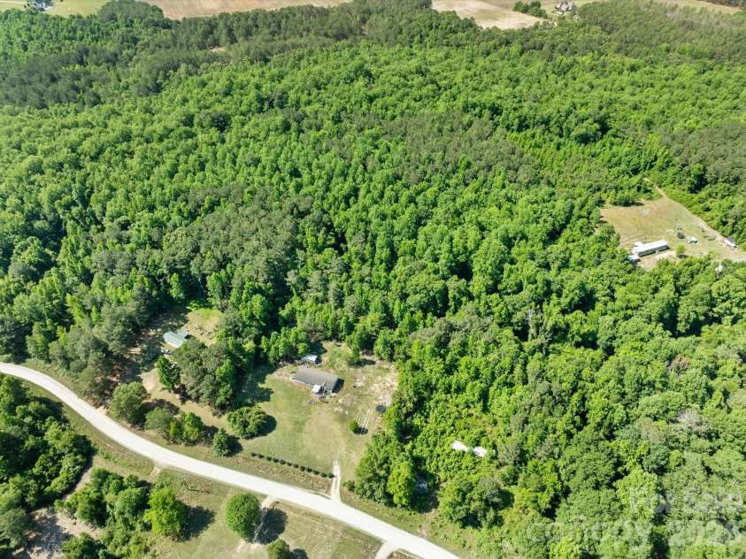 292 Longhorn Lane, Cheraw, SC 29520.  MLS# CAR4384944, YatesRealty ID 27381. 
