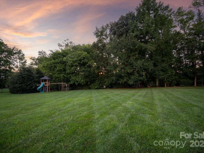 533 Valley Run Drive, Waxhaw, NC 28173.  MLS# CAR4277691, YatesRealty ID 27381. 