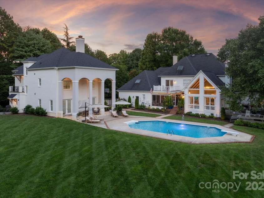 533 Valley Run Drive, Waxhaw, NC 28173.  MLS# CAR4277691, YatesRealty ID 27381. 