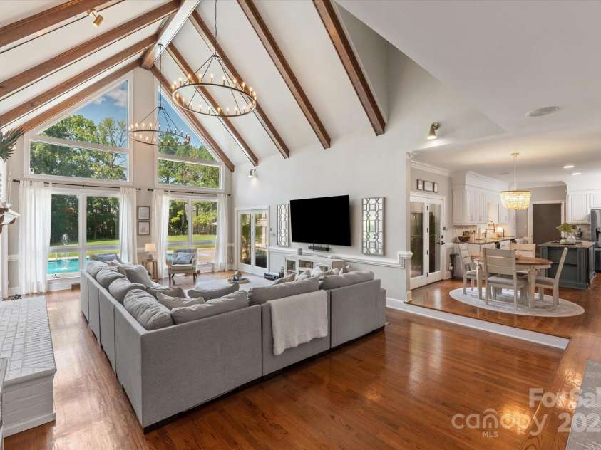 533 Valley Run Drive, Waxhaw, NC 28173.  MLS# CAR4277691, YatesRealty ID 27381. 