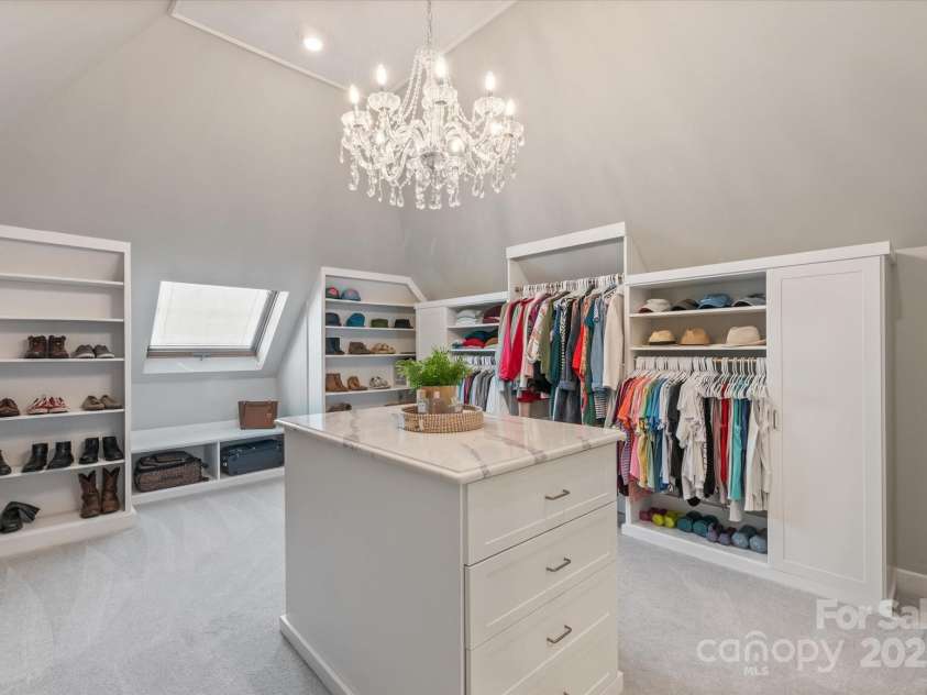 533 Valley Run Drive, Waxhaw, NC 28173.  MLS# CAR4277691, YatesRealty ID 27381. 