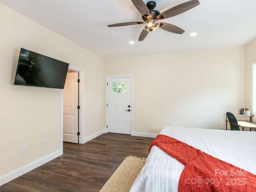 508 Oconeechee Avenue, Black Mountain, NC 28711.  MLS# CAR4278010, YatesRealty ID 27382. 