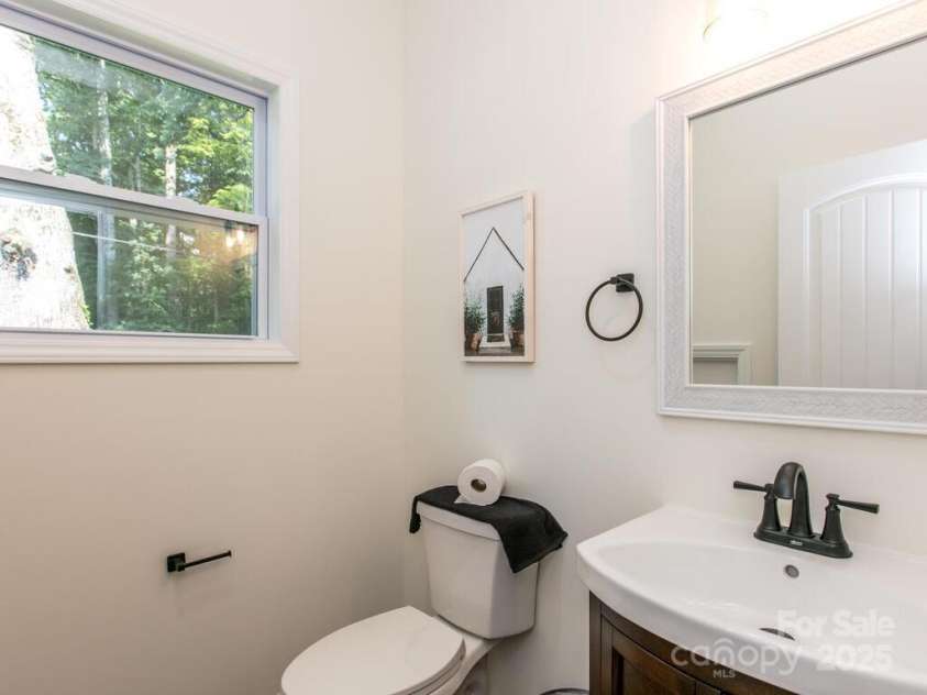 508 Oconeechee Avenue, Black Mountain, NC 28711.  MLS# CAR4278010, YatesRealty ID 27382. 