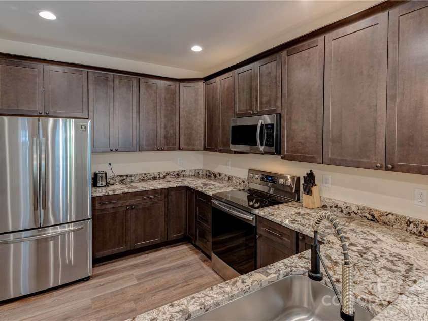 508 Oconeechee Avenue, Black Mountain, NC 28711.  MLS# CAR4278010, YatesRealty ID 27382. 