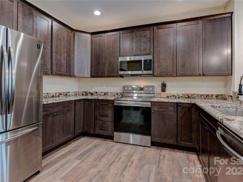 508 Oconeechee Avenue, Black Mountain, NC 28711.  MLS# CAR4278010, YatesRealty ID 27382. 