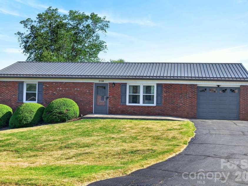 2104 Lamesa Court, Lenoir, NC 28645.  MLS# CAR4385535, YatesRealty ID 27385. 