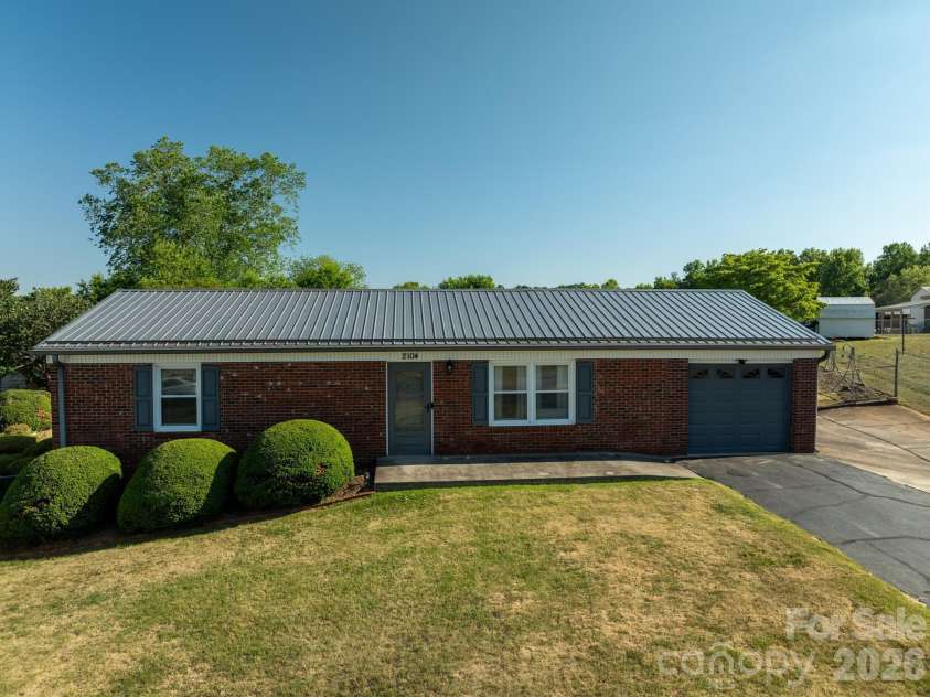 2104 Lamesa Court, Lenoir, NC 28645.  MLS# CAR4385535, YatesRealty ID 27385. 