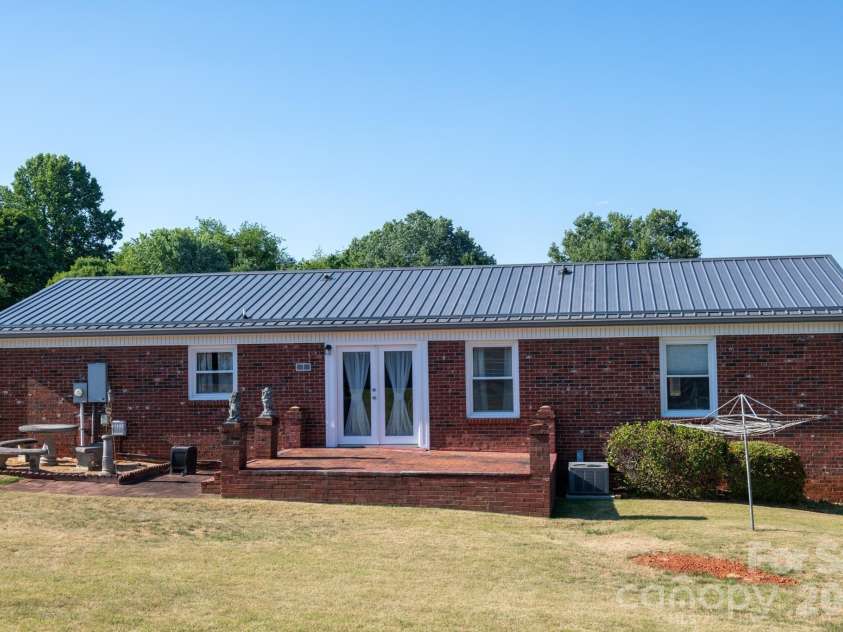 2104 Lamesa Court, Lenoir, NC 28645.  MLS# CAR4385535, YatesRealty ID 27385. 