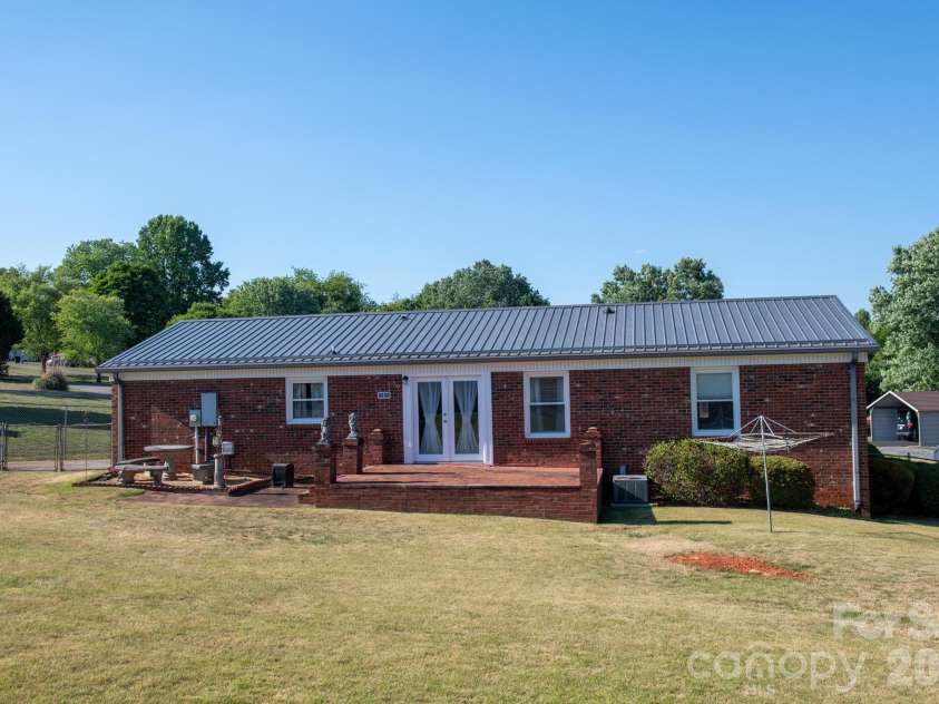 2104 Lamesa Court, Lenoir, NC 28645.  MLS# CAR4385535, YatesRealty ID 27385. 