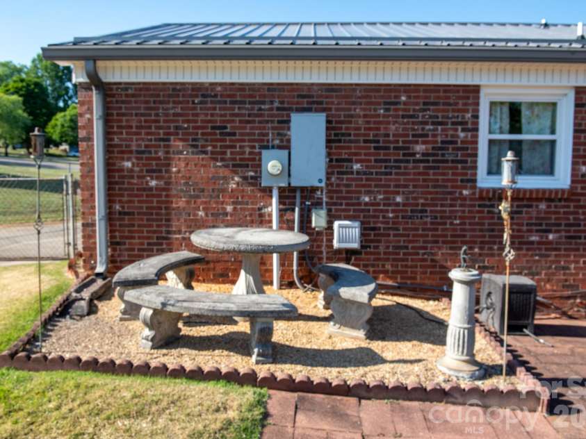 2104 Lamesa Court, Lenoir, NC 28645.  MLS# CAR4385535, YatesRealty ID 27385. 