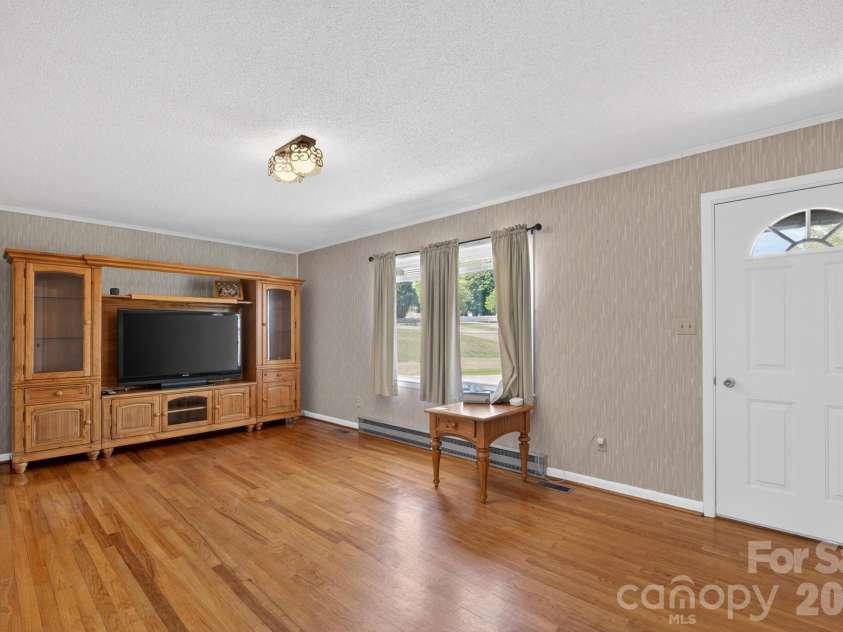 2104 Lamesa Court, Lenoir, NC 28645.  MLS# CAR4385535, YatesRealty ID 27385. 