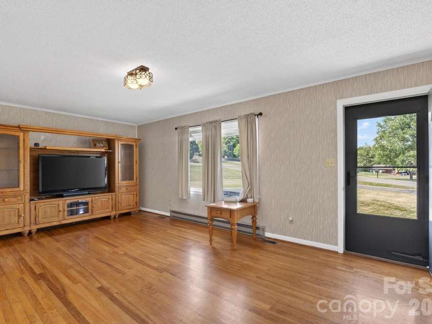 2104 Lamesa Court, Lenoir, NC 28645.  MLS# CAR4385535, YatesRealty ID 27385. 