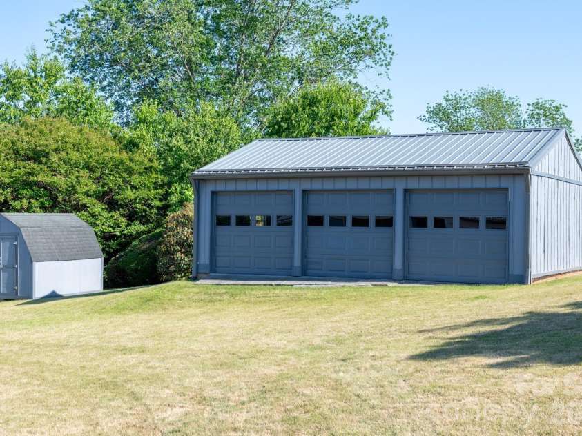 2104 Lamesa Court, Lenoir, NC 28645.  MLS# CAR4385535, YatesRealty ID 27385. 