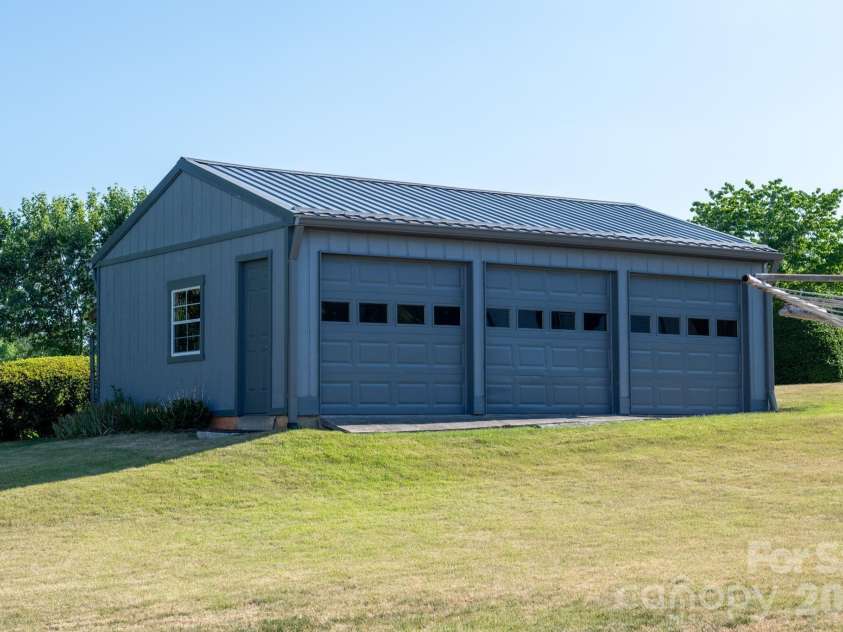 2104 Lamesa Court, Lenoir, NC 28645.  MLS# CAR4385535, YatesRealty ID 27385. 