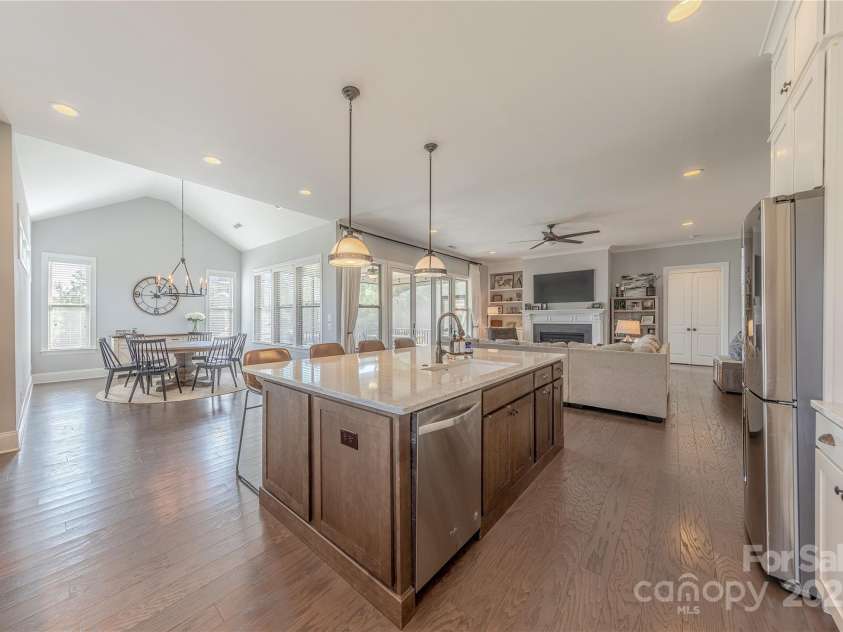 5266 Meadowcroft Way, Fort Mill, SC 29708.  MLS# CAR4278717, YatesRealty ID 27385. Beautiful Details